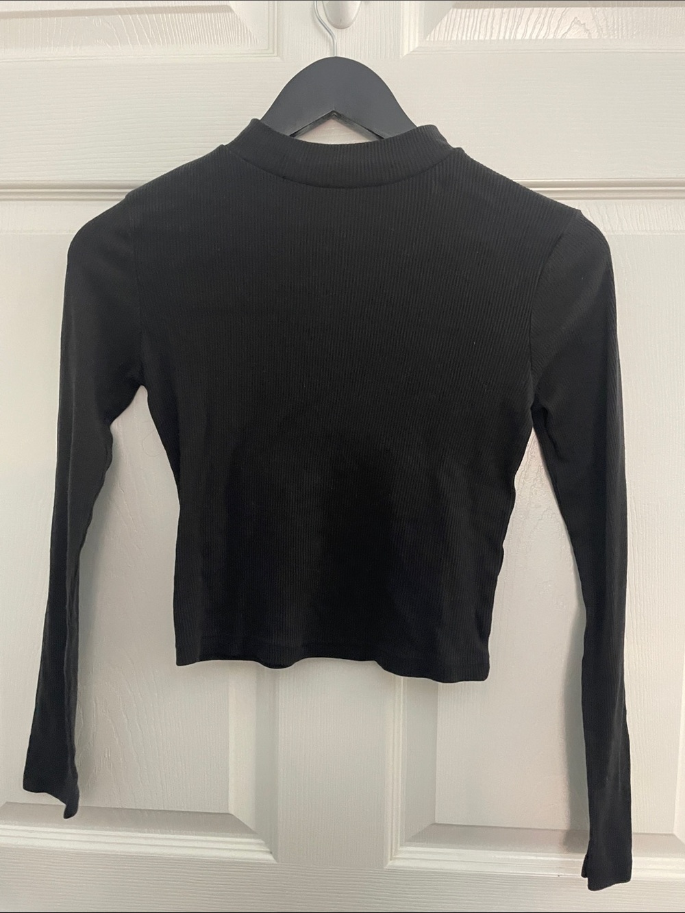 Splash Black Ribbed Long-Sleeve Crop Top